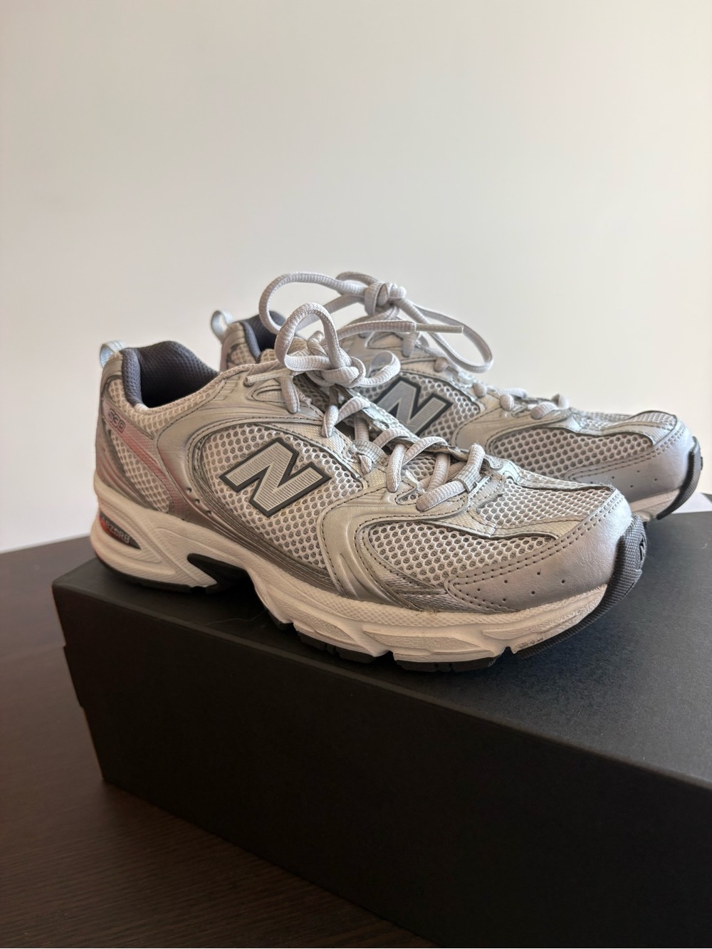 Women New Balance 530 Sneakers Grey Matter/Silver Metallic Size 7